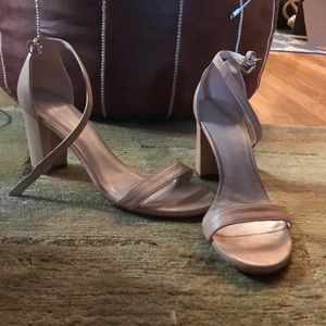 Stuart Weitzman Nearlynude - LIKE NEW